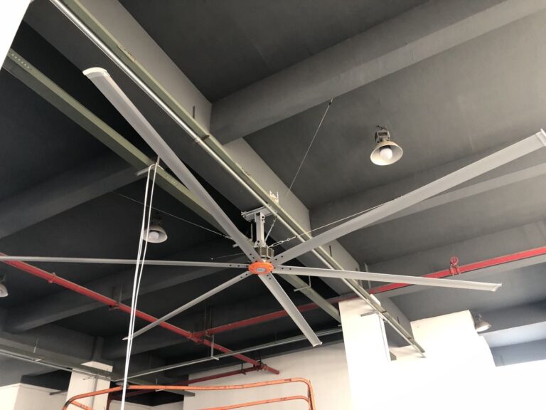 Large-diameter HVLS ceiling fan in heavy industry plant